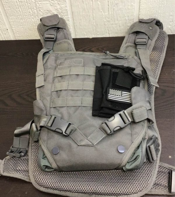 Mission Critical S.01 Action Baby Carrier Set For Sale - Image 3